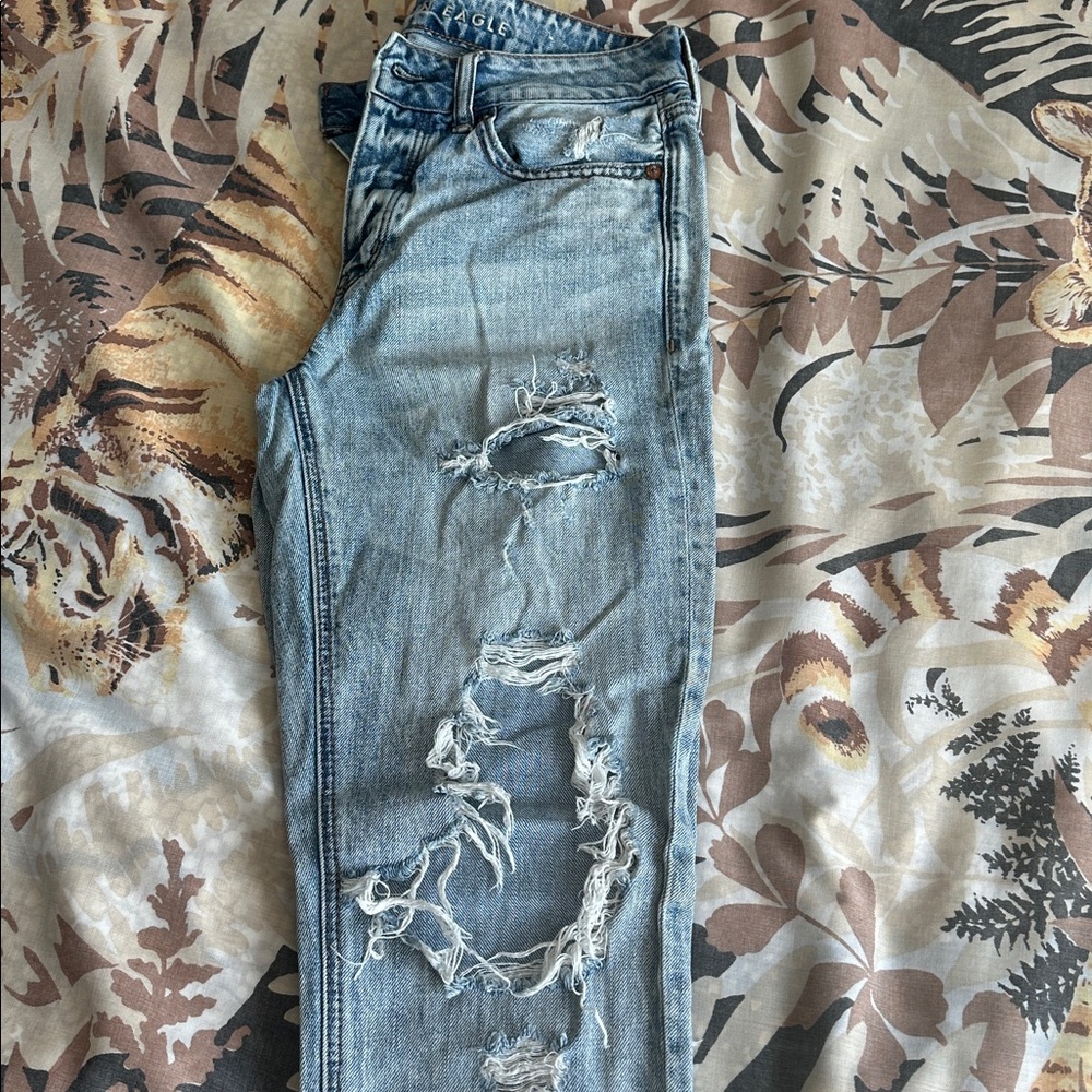 Distressed Tomgirl Light Blue Jeans